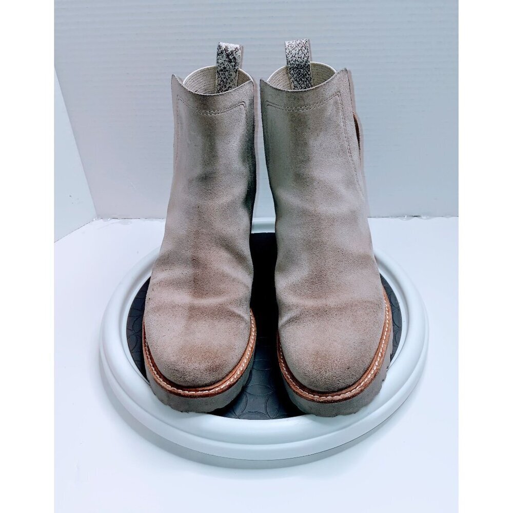 Dolce Vita Womens Suede Chelsea Ankle Boots Size 8.5 Beige With Lug Sole